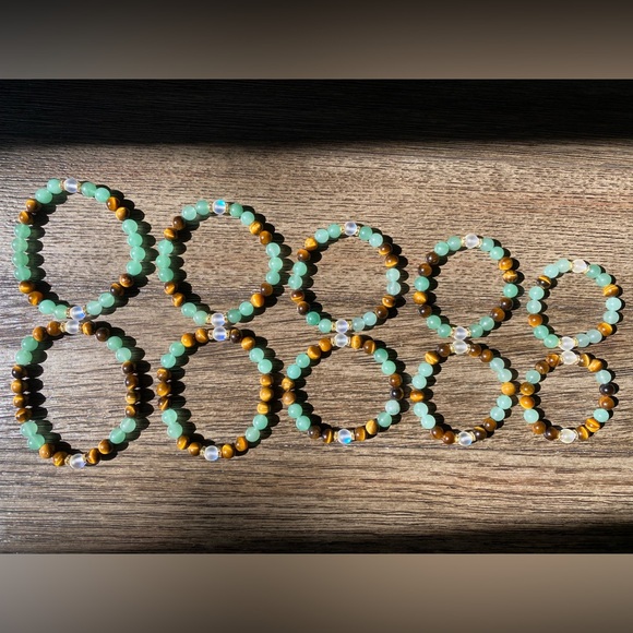 Handmade Tiger’s Eye & Green Aventurine Crystal Beaded Bracelet - Picture 7 of 17